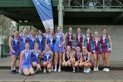 BBS Snr Netball_Girls medals
