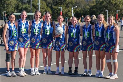 Y7 girls team winners_St Peter